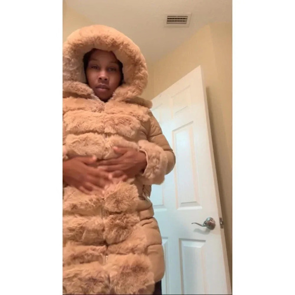 Risissida Women Puffer Coat/parka With Long Fur Collar Hooded Winter Fashion - Picture 7 of 7